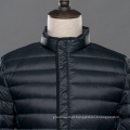 Super impermeável leve vestígio de homens de inverno para baixo preenchendo com Soft Shell de vendedor profissional chinês